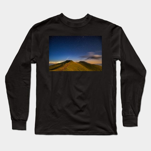 Comet NEOWISE and Noctilucent cloud over Corn Du and Pen y Fan in the Brecon Beacons National Park, Wales Long Sleeve T-Shirt by dasantillo